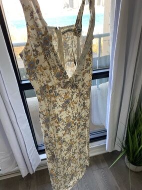 White floral Abercrombie Midi Dress